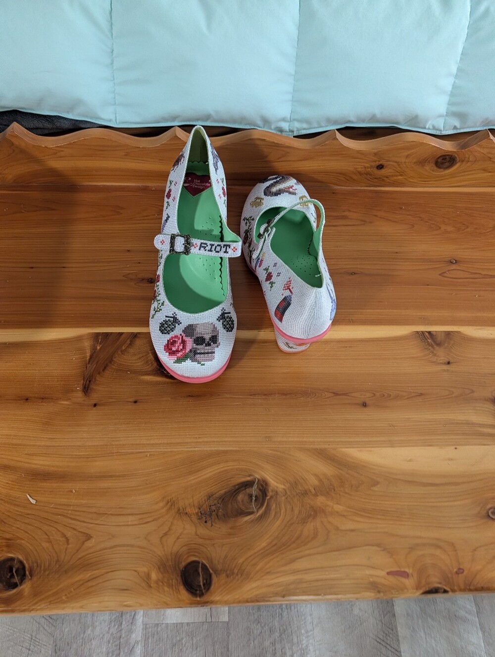 Hot Chocolate Design White Embroidered Mary Jane Heels - Picture 3 of 7